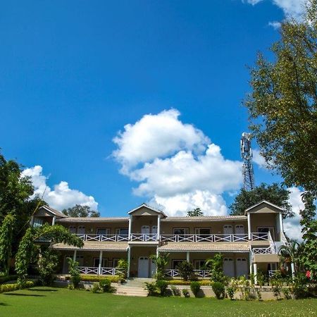 Tiger'S Den Resort Bandhavgarh National Park Buitenkant foto