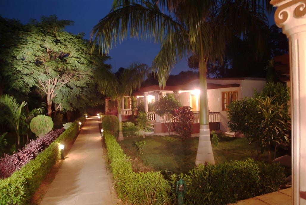 Tiger'S Den Resort Bandhavgarh National Park Buitenkant foto