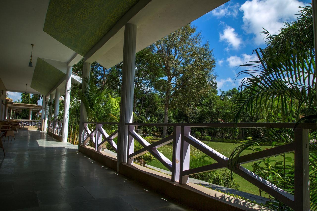 Tiger'S Den Resort Bandhavgarh National Park Buitenkant foto